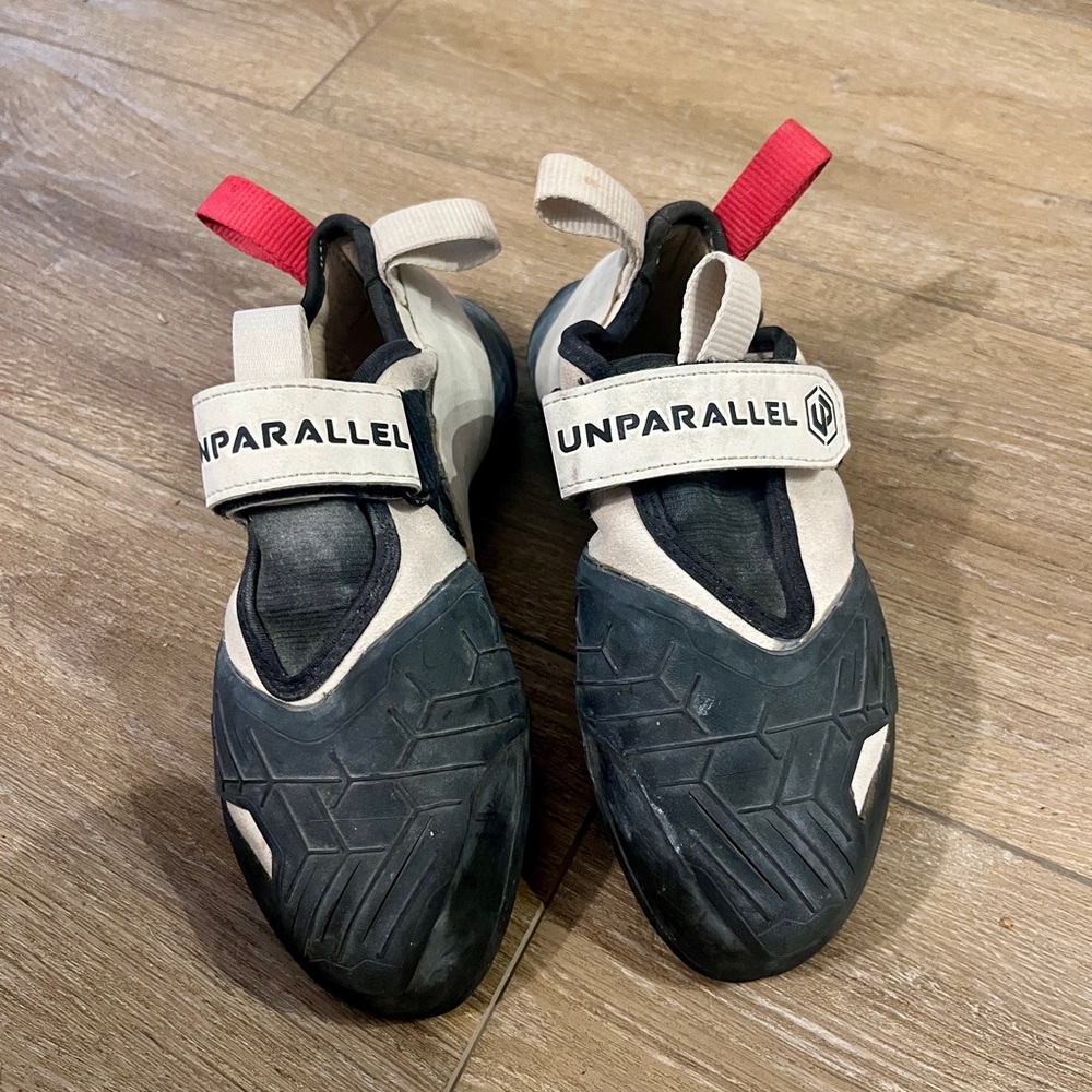 Unparallel Quibit Climbing Shoes